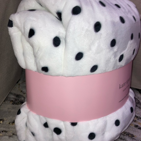 kate spade Bedding Kate Spade Polka Dots King Fleece Blanket Poshmark